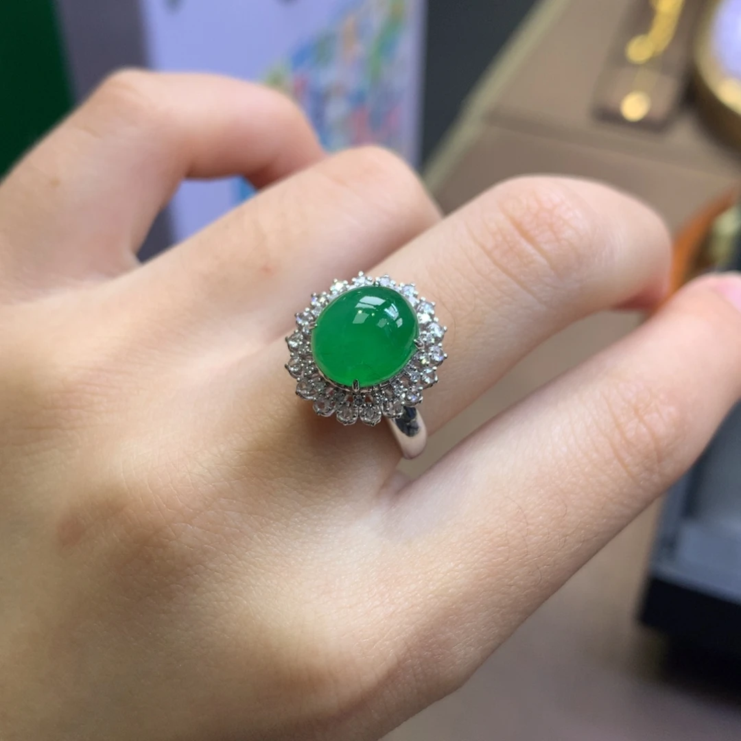 翡翠18K金镶嵌颈饰翡翠