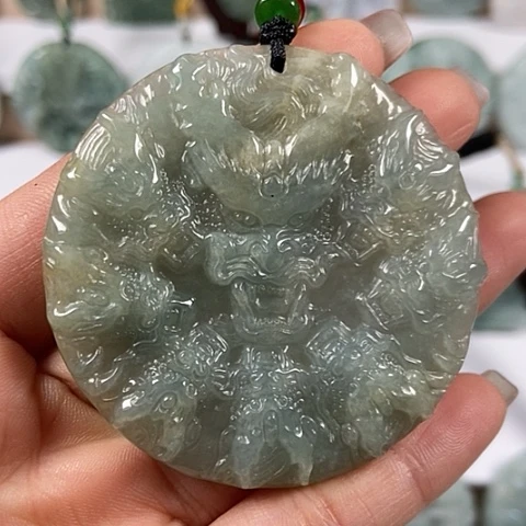 翡翠颈饰未镶嵌九龙福利洒黄翡翠