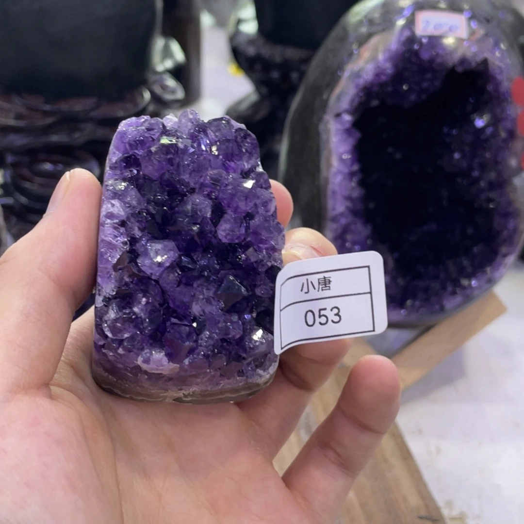 未镶嵌水晶大型摆件（非配饰）