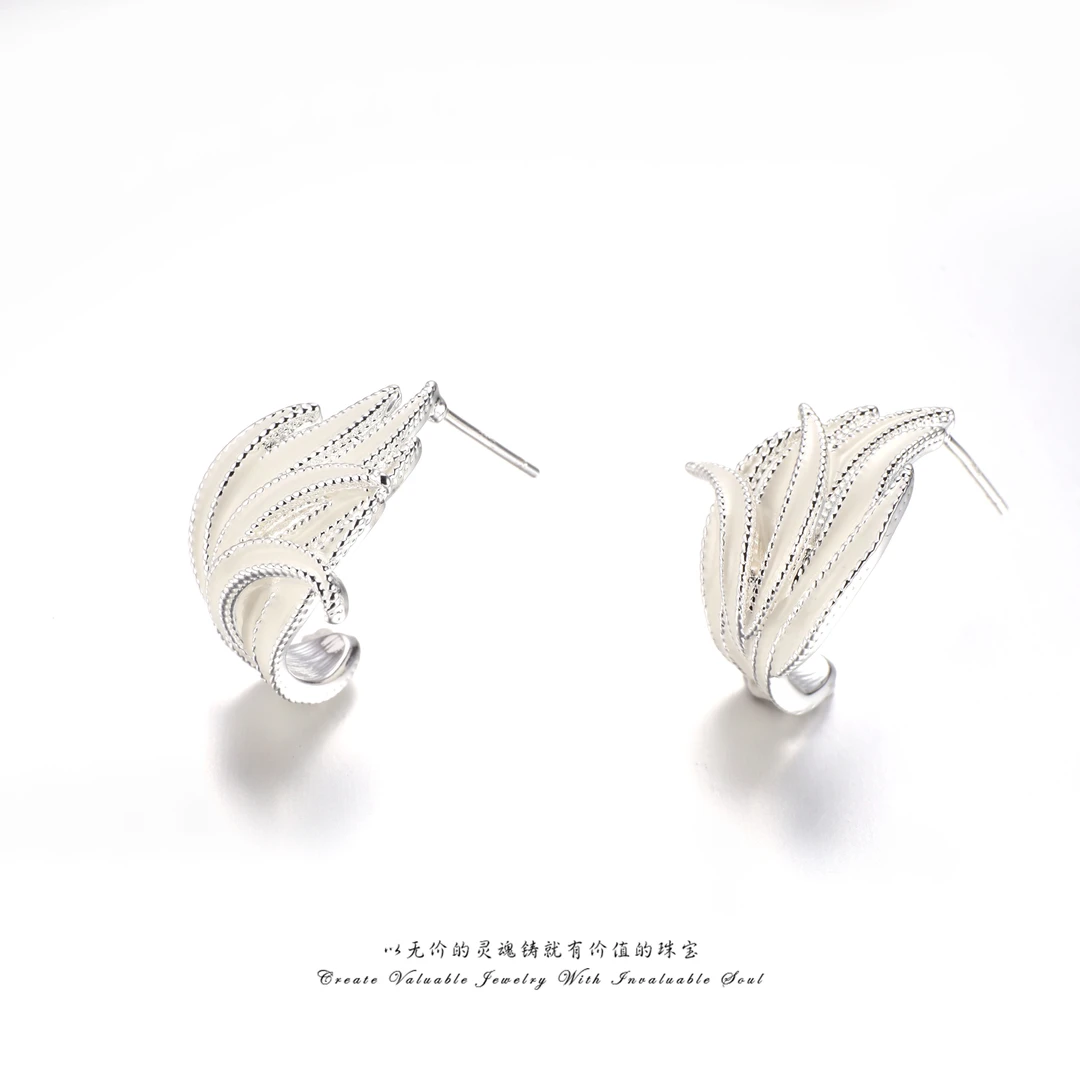 铜合金耳饰 ins风轻奢简约气质小众时尚百搭个性耳环 C-32617