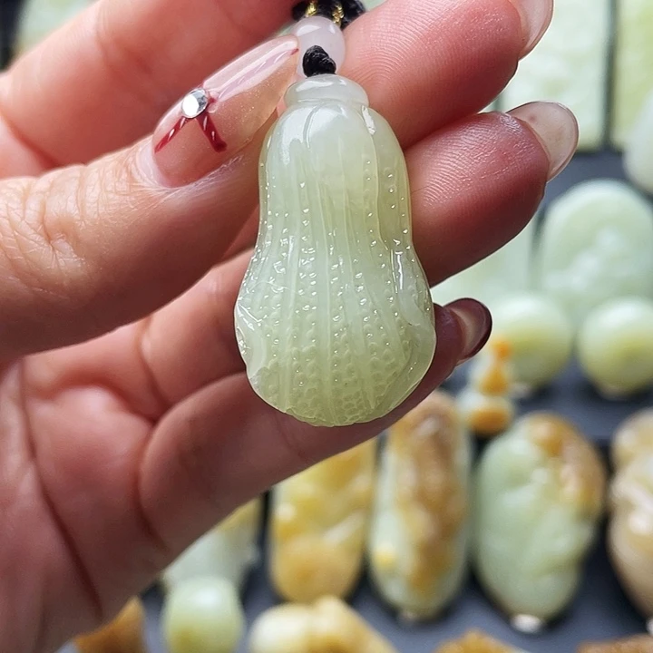 和田玉（糖玉）未镶嵌颈饰