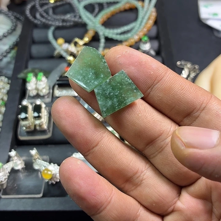 定制翡翠未镶嵌翡翠