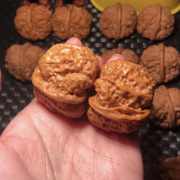 文玩核桃把件大腿暴力肌肉40