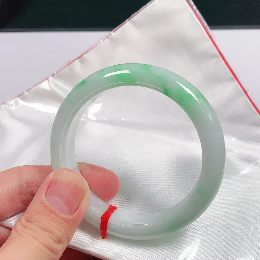翡翠未镶嵌手镯1447