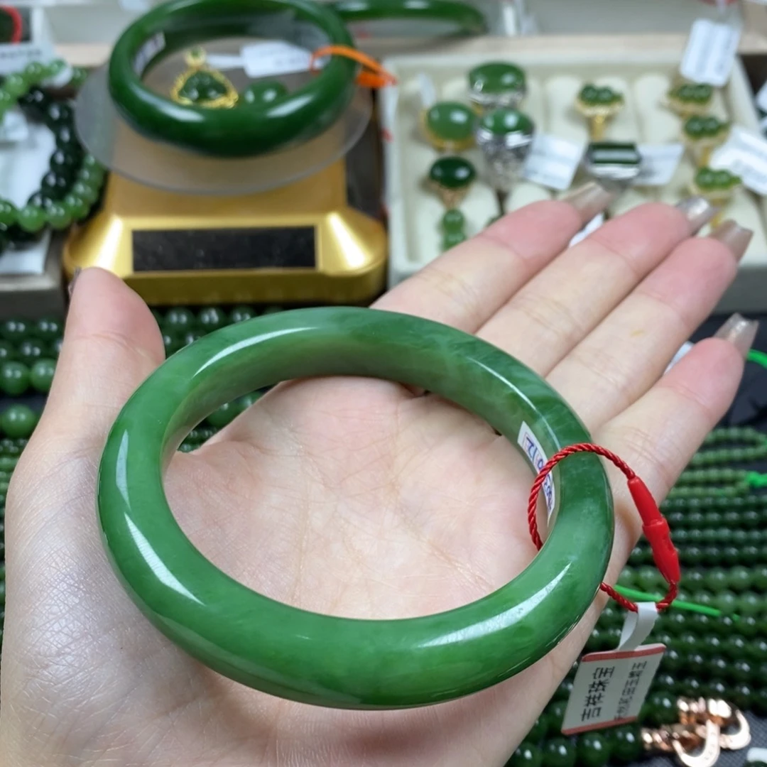 和田玉（碧玉）手镯未镶嵌60圈口阳绿色无黑点