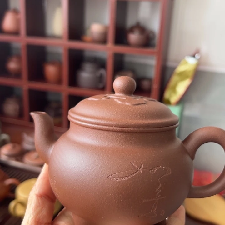 紫砂茶壶刻绘如意350cc