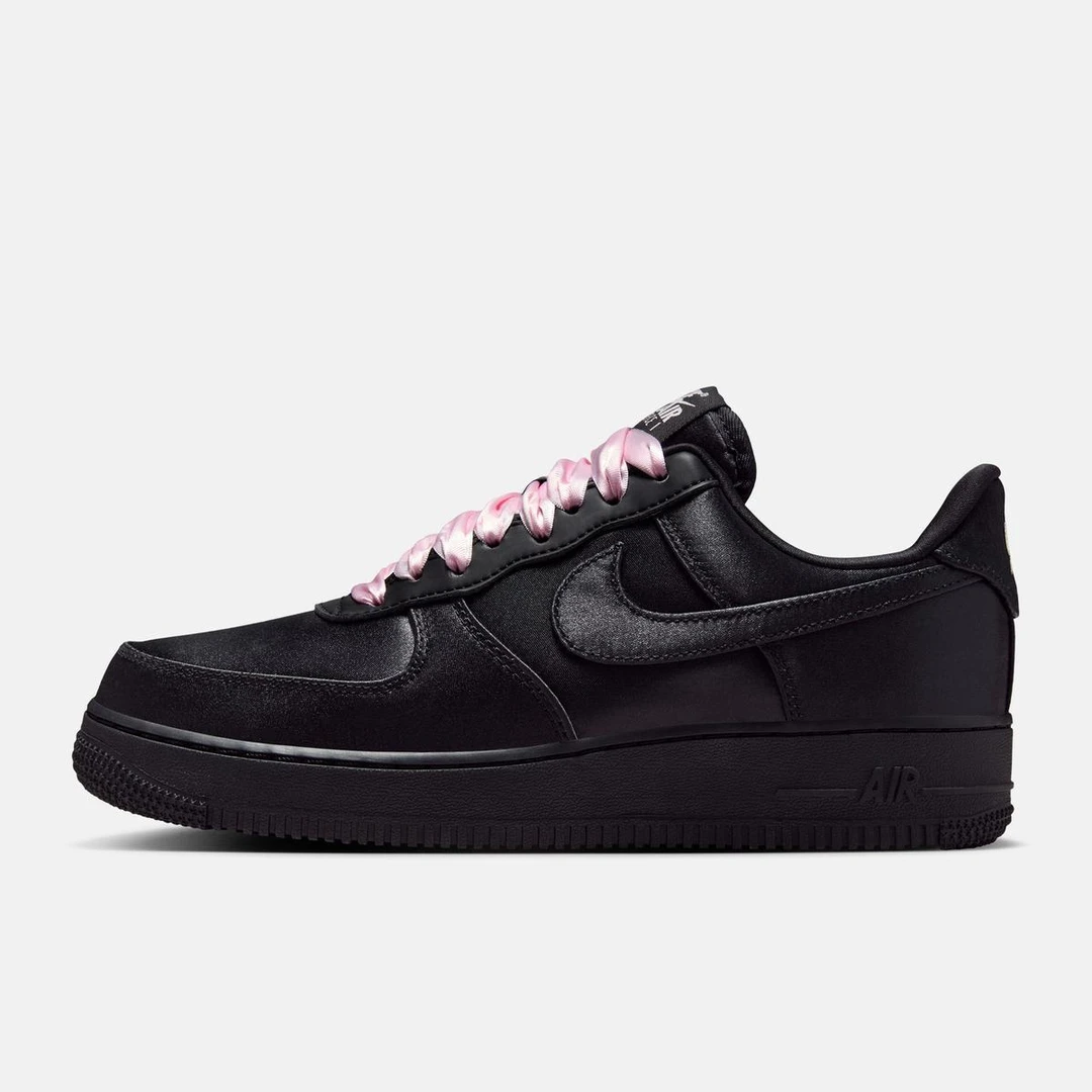 耐克｜AIR FORCE 1 '07 LV8减震耐磨 女子运动鞋IH2034-010