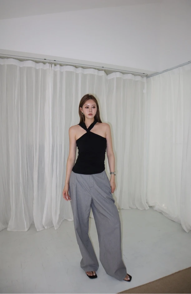 KIOKWANG//小众设计感 扭结褶皱结构挂脖两穿修身背心上衣