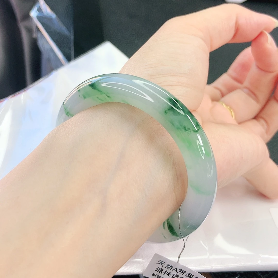 翡翠未镶嵌手镯（圆镯）53圆