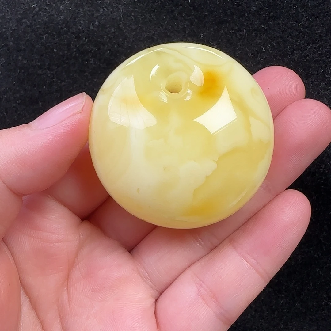 蜜蜡未镶嵌珠宝奇石