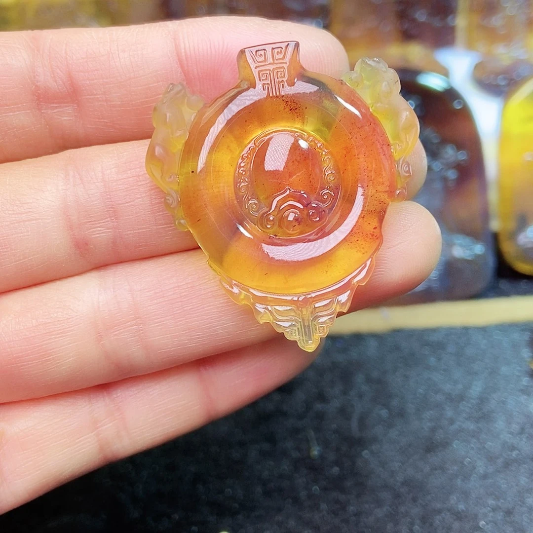 琥珀颈饰未镶嵌如意宝瓶