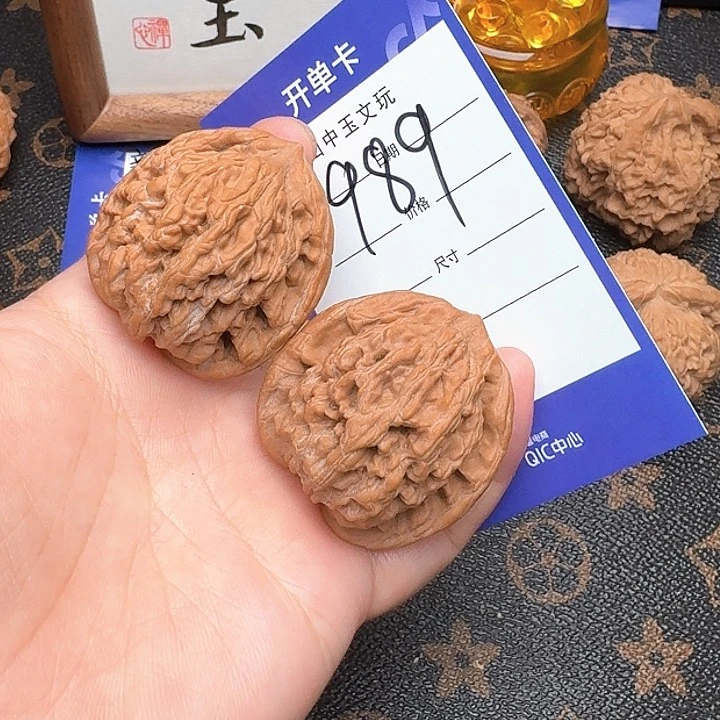 文玩核桃把件虎头36+