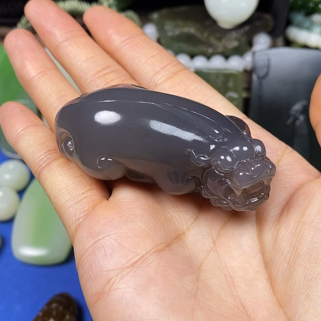 和田玉未镶嵌把件