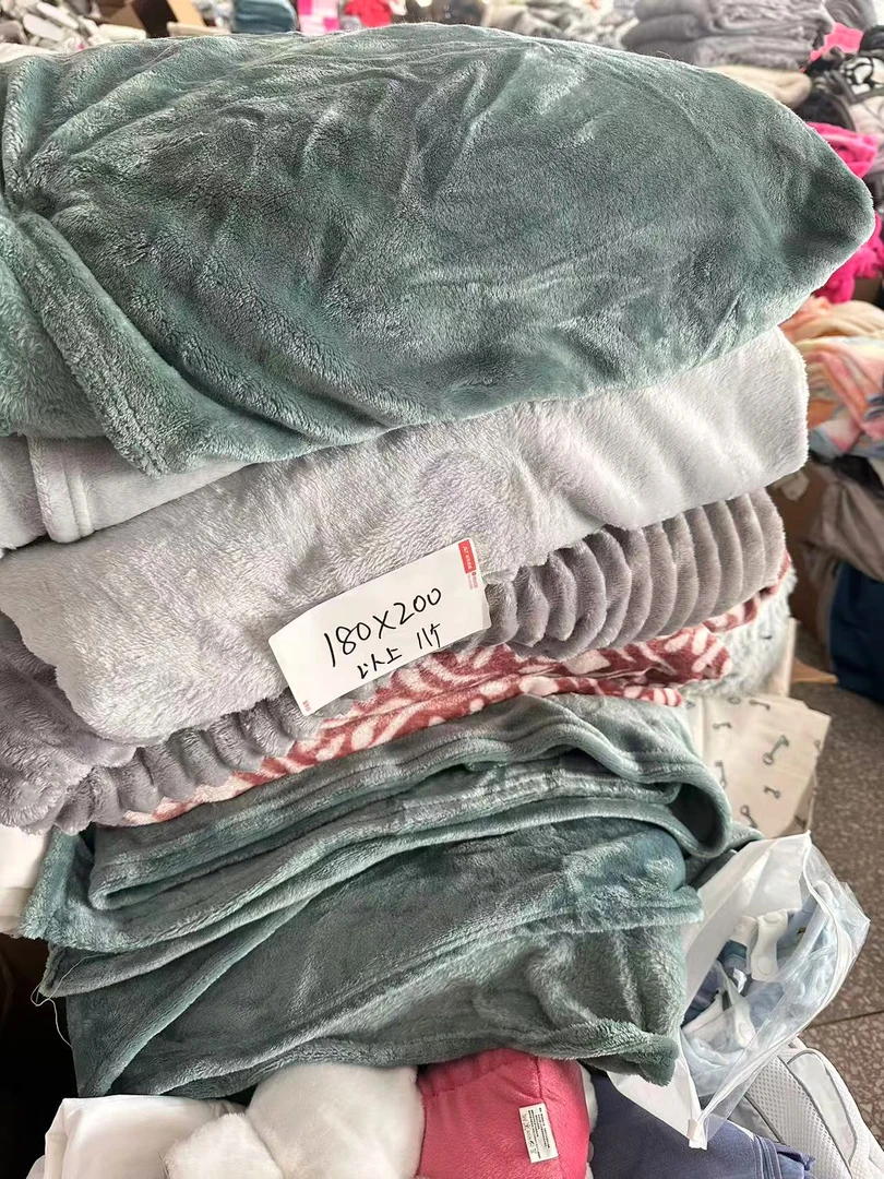 《兵哥外贸》3楼180×200以上杂款法兰绒毯 发一条 不挑色