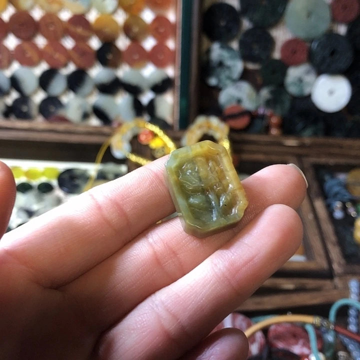 岫玉岫玉挂件未镶嵌