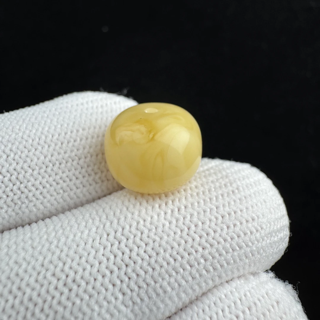 B2931天然俄料蜜蜡 瑕疵特价墩子 12.8*9.9mm支持复检 假一罚四
