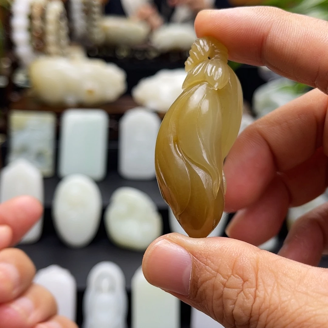 和田玉颈饰未镶嵌