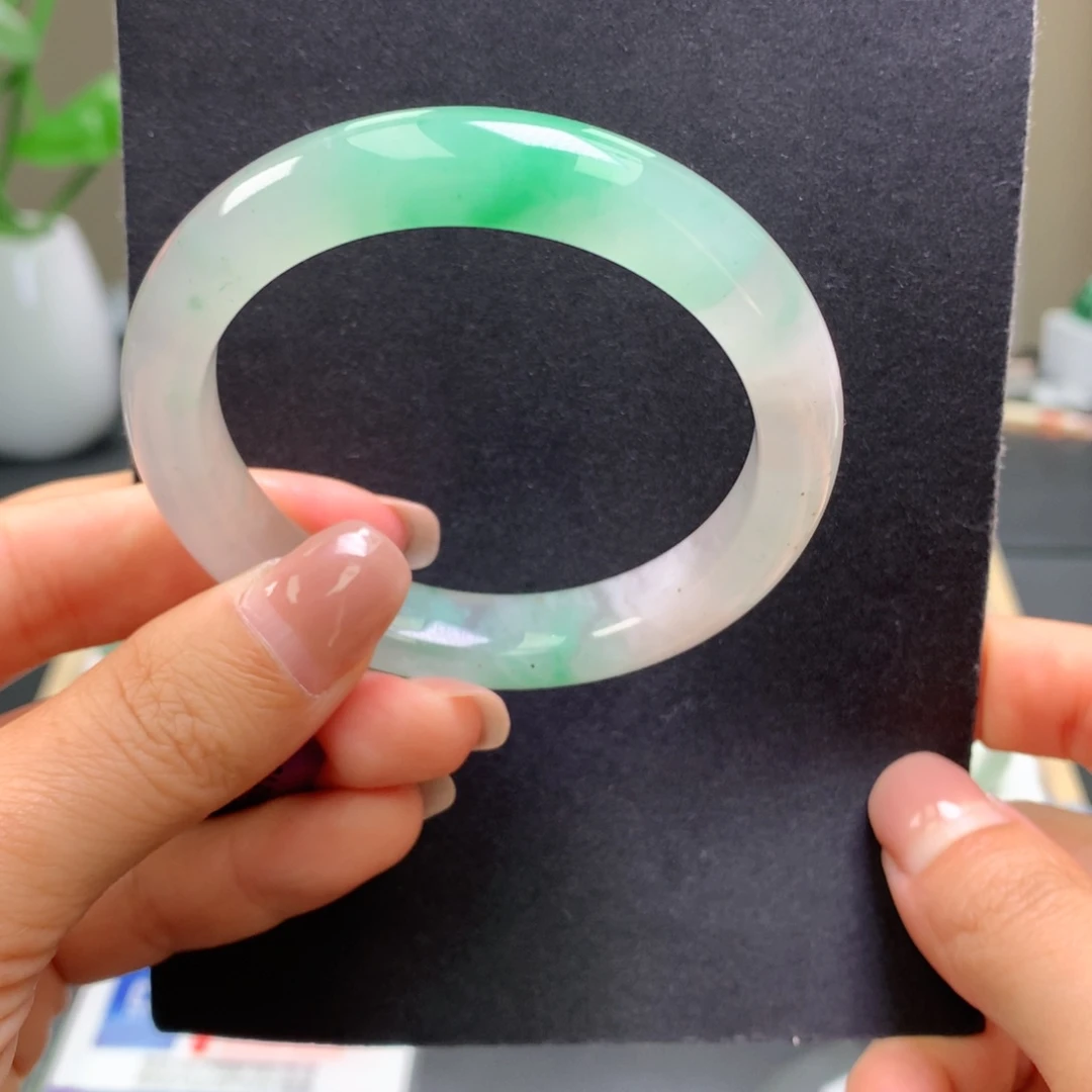 石英质玉未镶嵌手镯