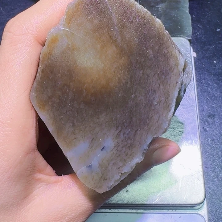 未镶嵌和田玉（糖玉）珠宝半成品