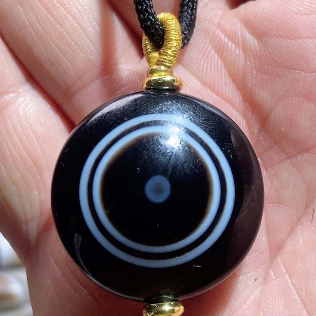 玛瑙/玉髓颈饰未镶嵌三**?