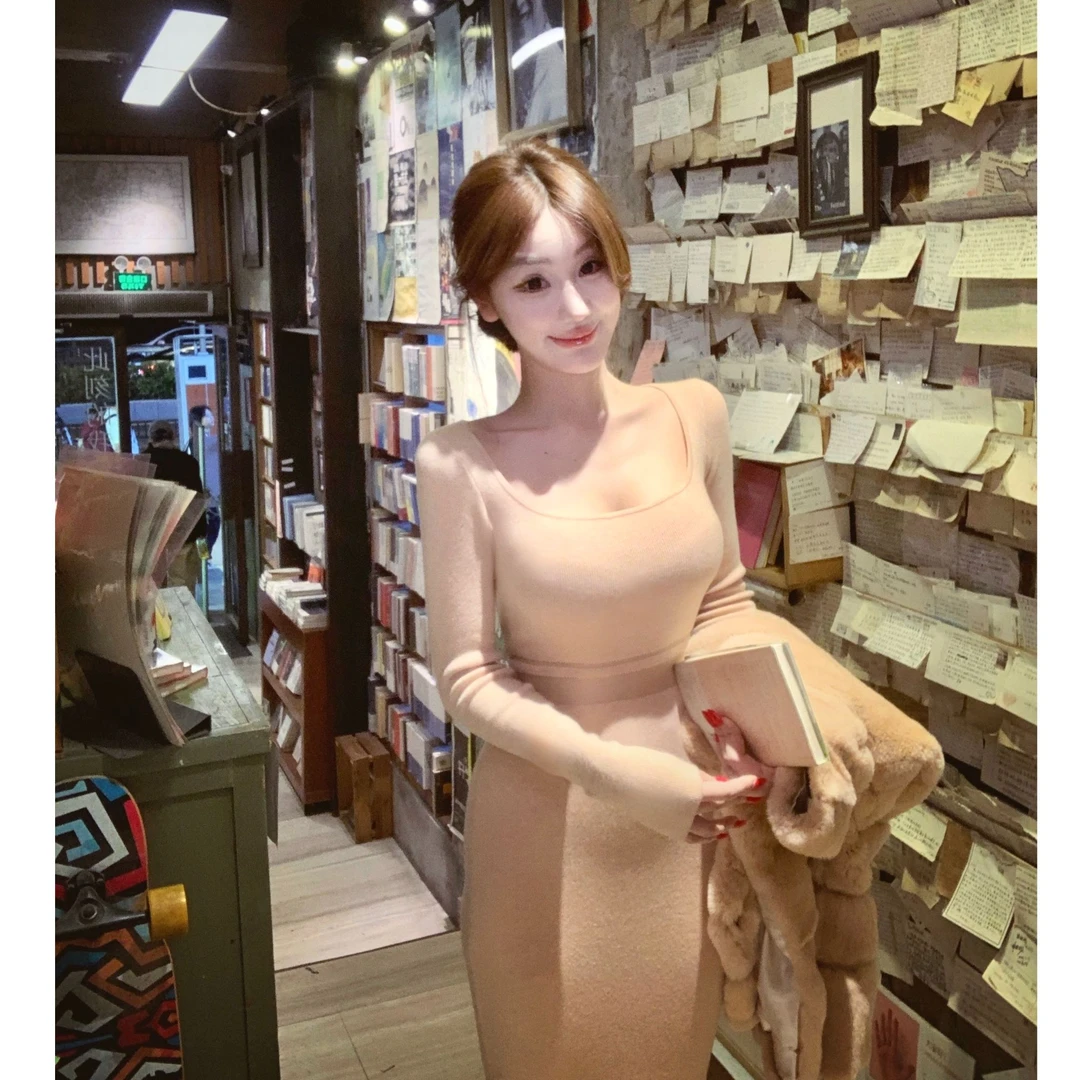 WW定制「卡戴珊」显瘦收腰气质轻奢包臀纯欲修身小众设计感连衣裙