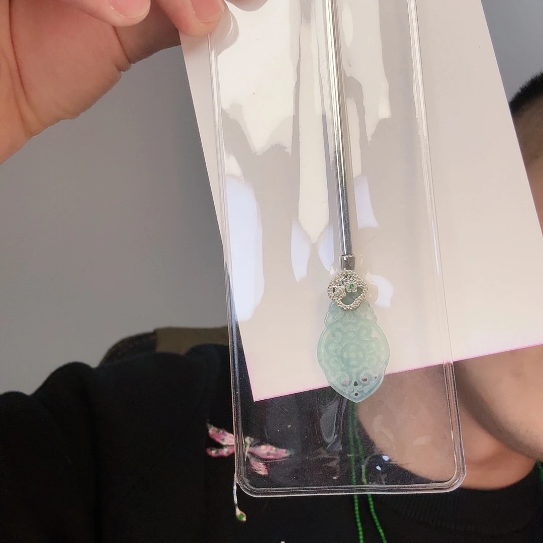 翡翠颈饰未镶嵌一件