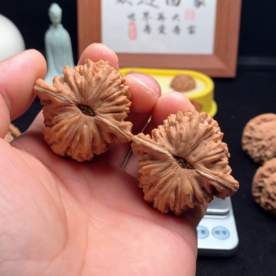 文玩核桃吊坠原生态一代楼44