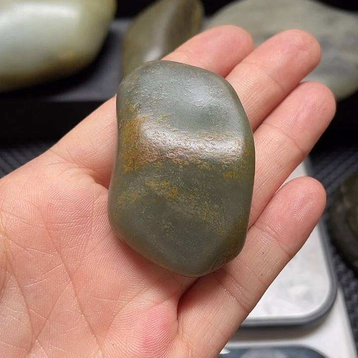 和田玉未镶嵌车挂