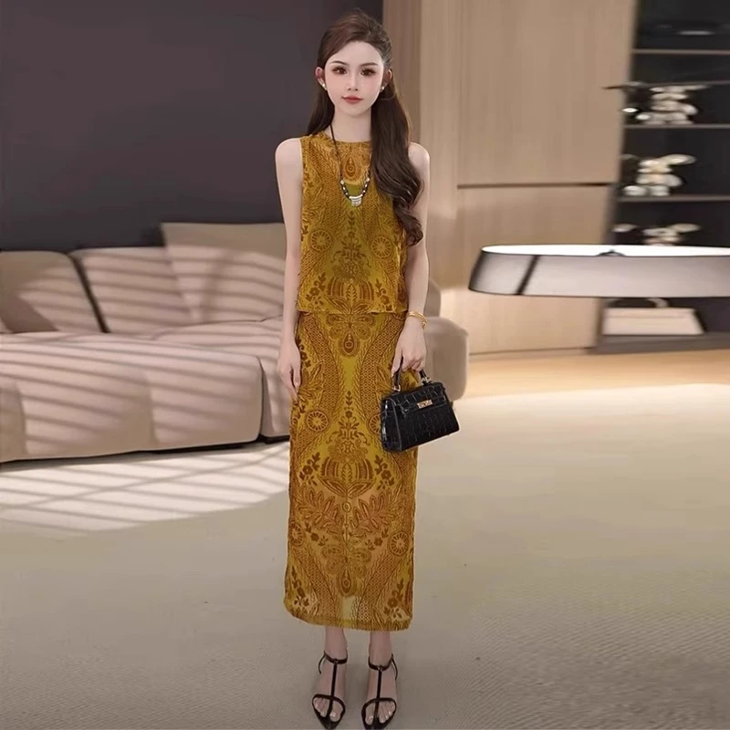 两件套高级感轻奢复古2025夏季穿搭新款后背开叉提花裙子时尚套装