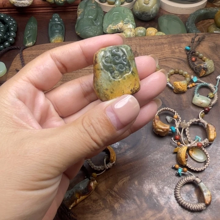 ～****未镶嵌岫岩河磨玉（透闪石质玉）珠宝奇石