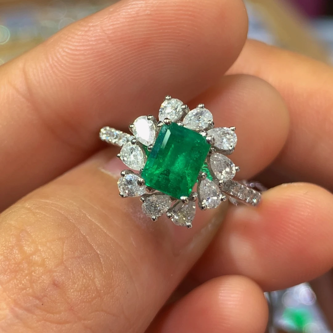 戒指18K金镶嵌祖母绿