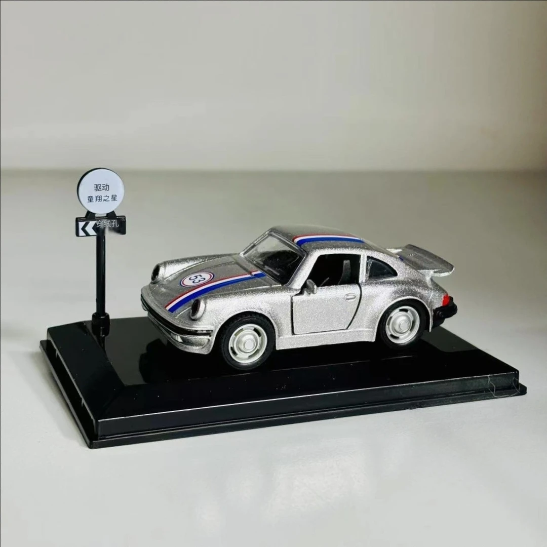 1:43合金保时捷赛道版两开门回力车