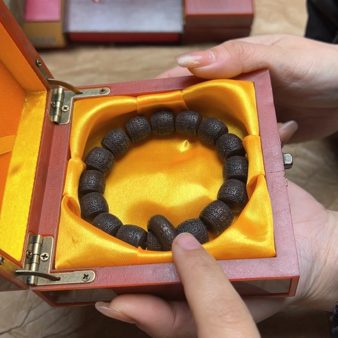 大叶紫檀（黑酸枝木类）