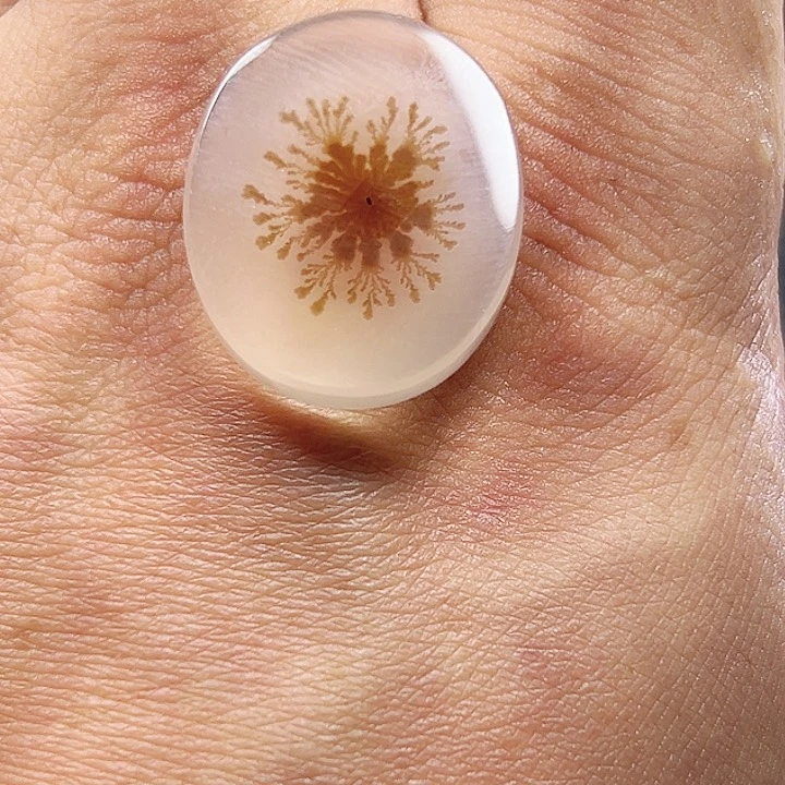 玛瑙/玉髓未镶嵌珠宝半成品如*