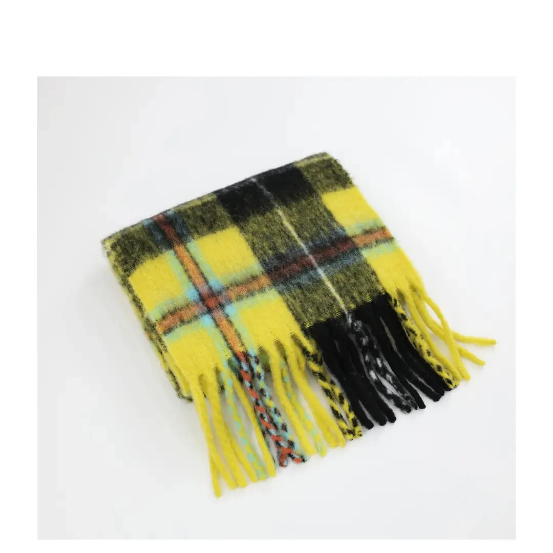 加厚保暖马海毛围巾女新款韩版氛围感披肩秋冬季百搭黄黑格子围脖