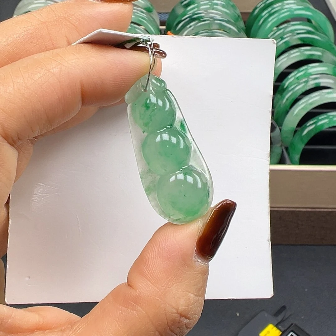 未镶嵌手镯石英质玉