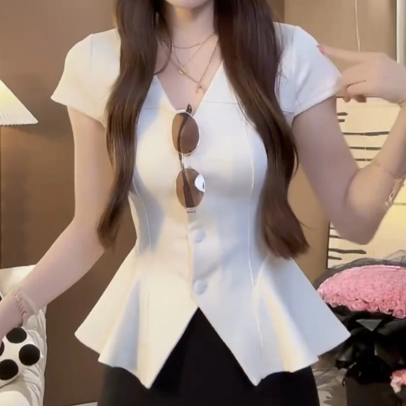 2025夏季小众设计感气质休闲百搭上衣女装LK2503142