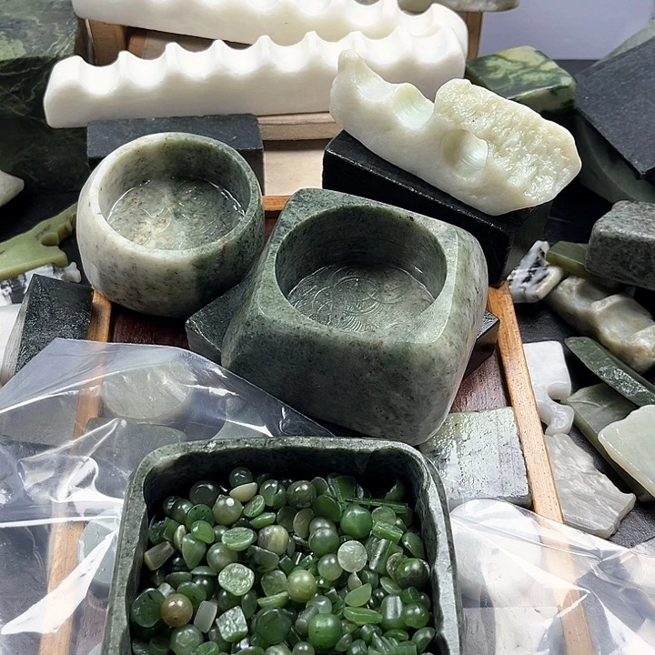 和田玉（糖玉）未镶嵌挂件