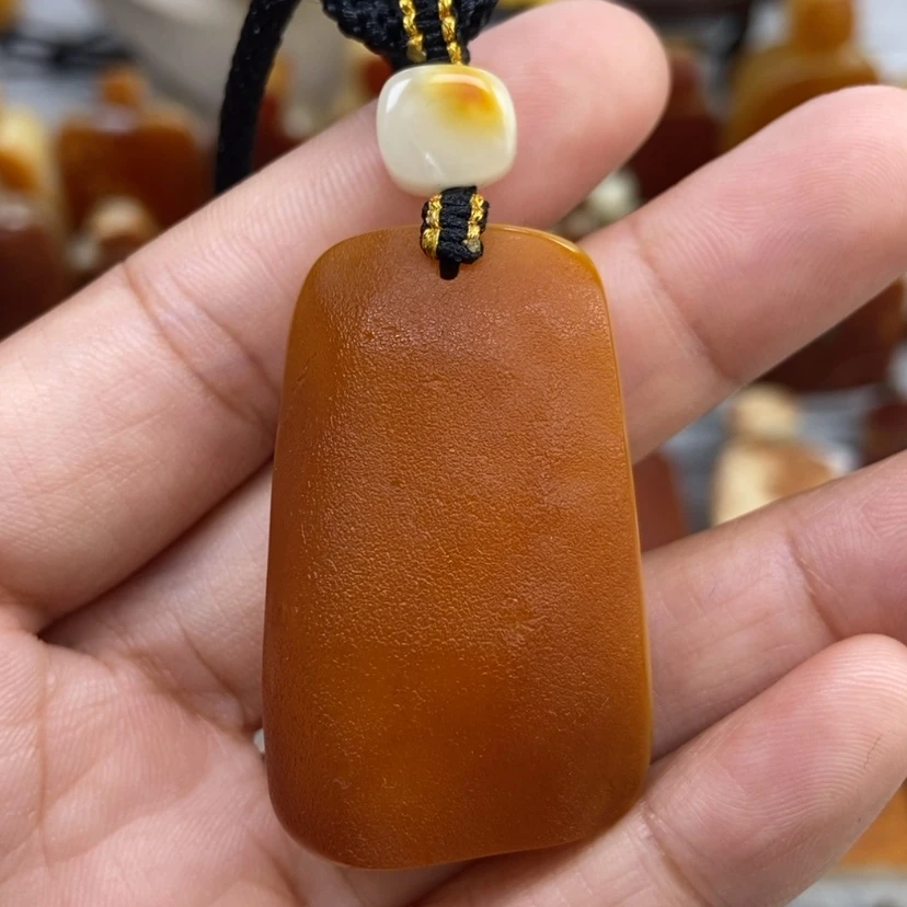 【闪购商品】琥珀颈饰未镶嵌