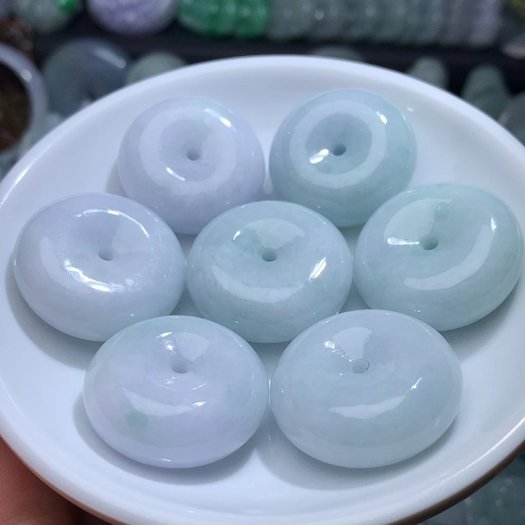 翡翠未镶嵌颈饰多样性发1个