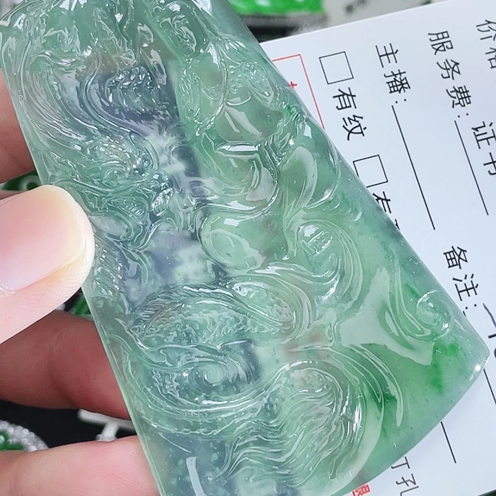 翡翠未镶嵌颈饰94