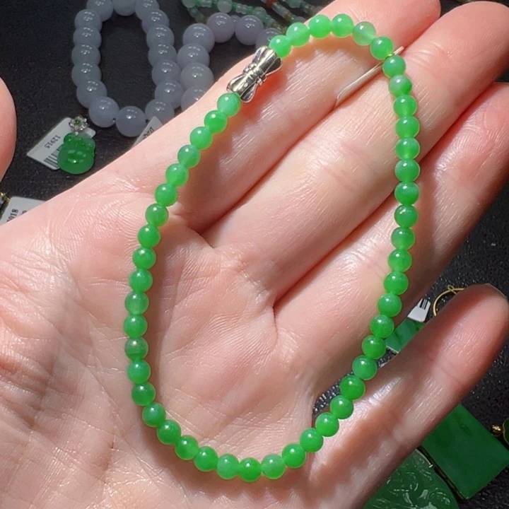 18K金镶嵌挂件翡翠