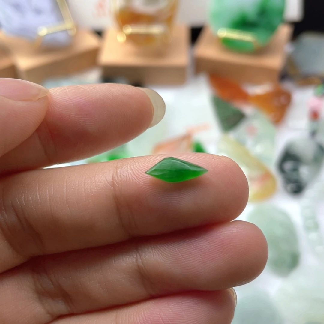 定制翡翠未镶嵌天然缅甸翡翠