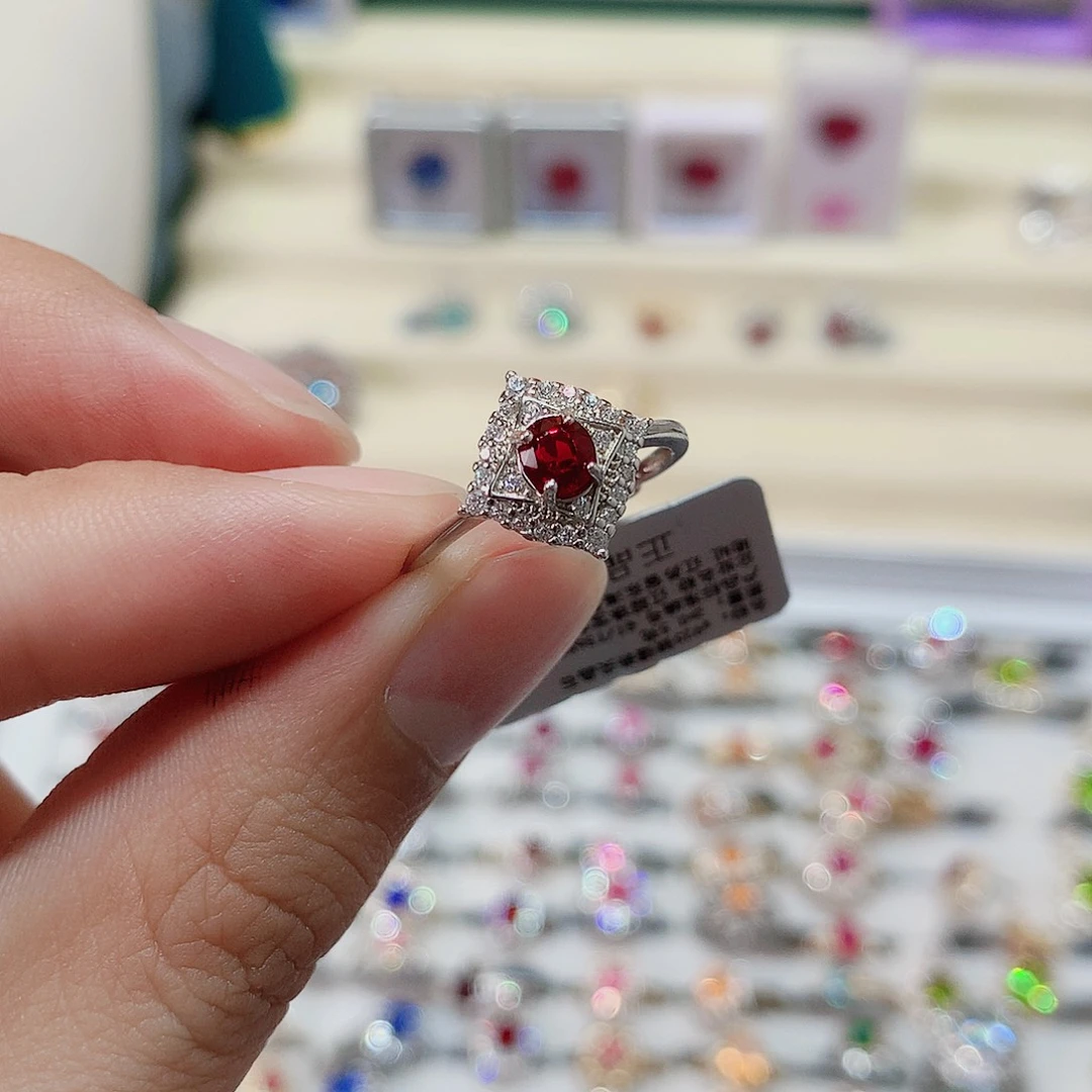 宝****戒指戒指银S925镶嵌尖晶石