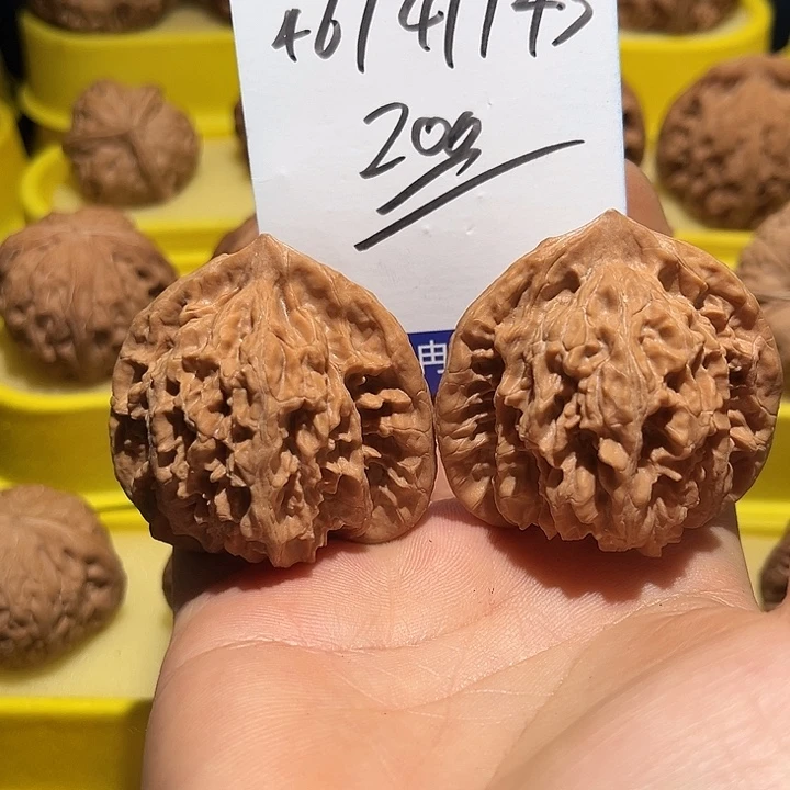 把件桃核盘龙虎头全品