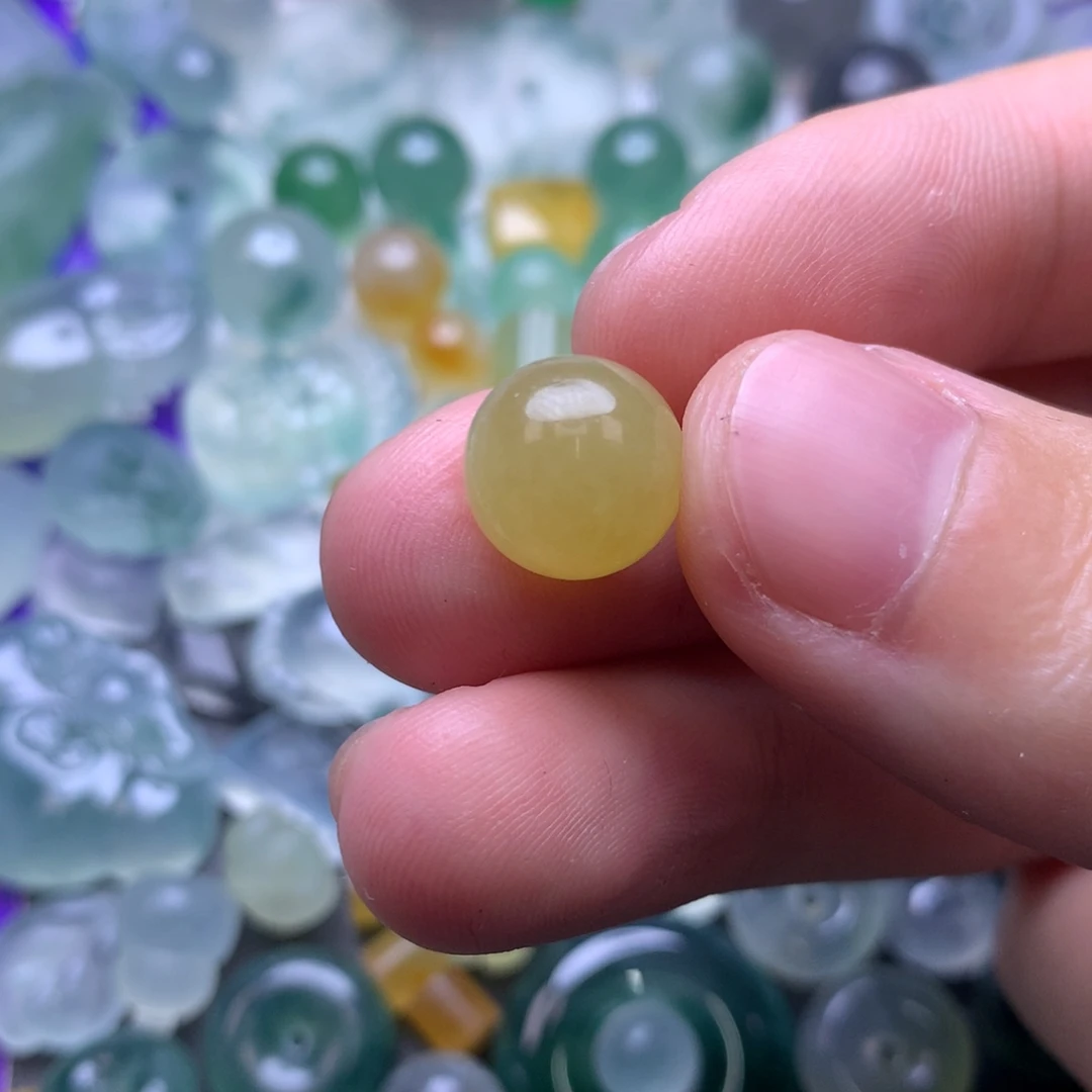 定制翡翠未镶嵌挂件