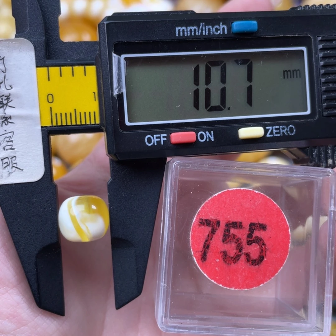 常***宁蜜蜡未镶嵌珠宝奇石