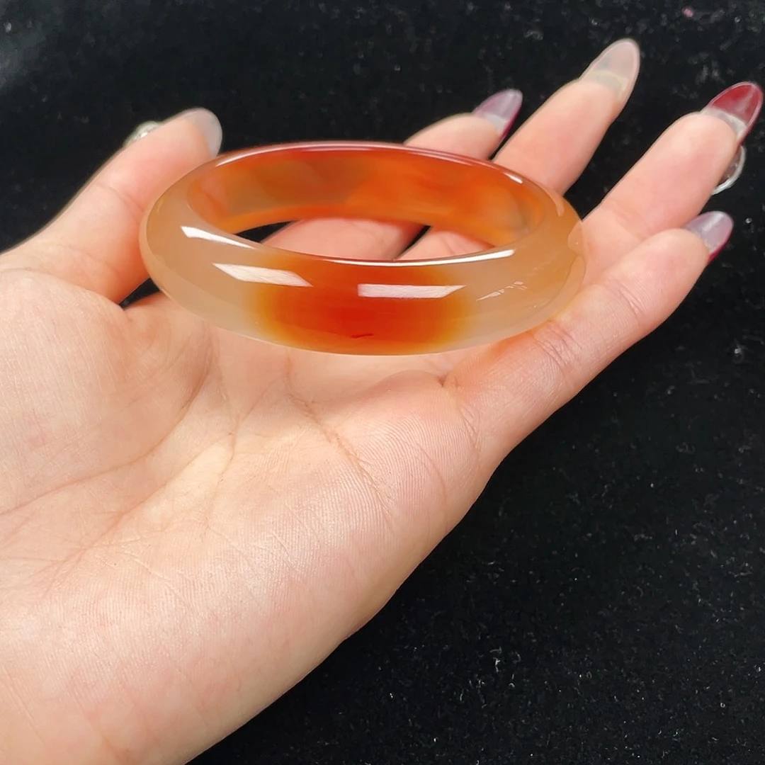 玛瑙/玉髓手镯未镶嵌林****柳