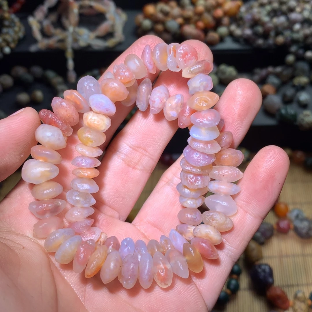 茹***亦玛瑙/玉髓未镶嵌阿拉善戈壁玛瑙