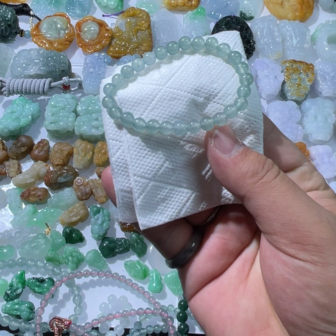 翡翠颈饰未镶嵌天然